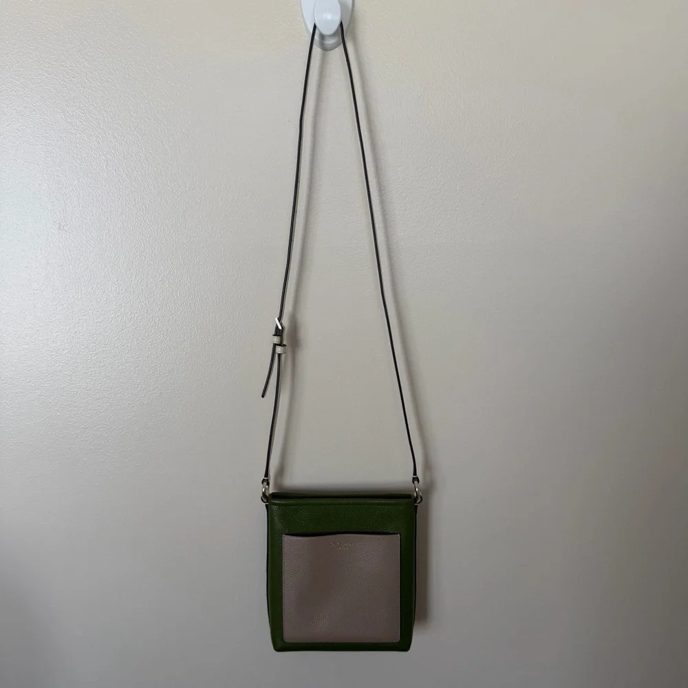 KATE SPADE AVA SWINGPACK in Jungle Vine Multi